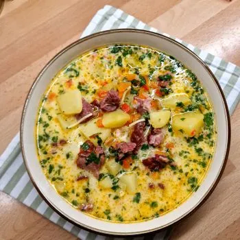 Soupe de pâtes et pommes de terre à la napolitaine