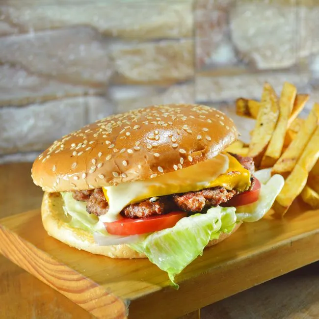 Classic Cheeseburger
