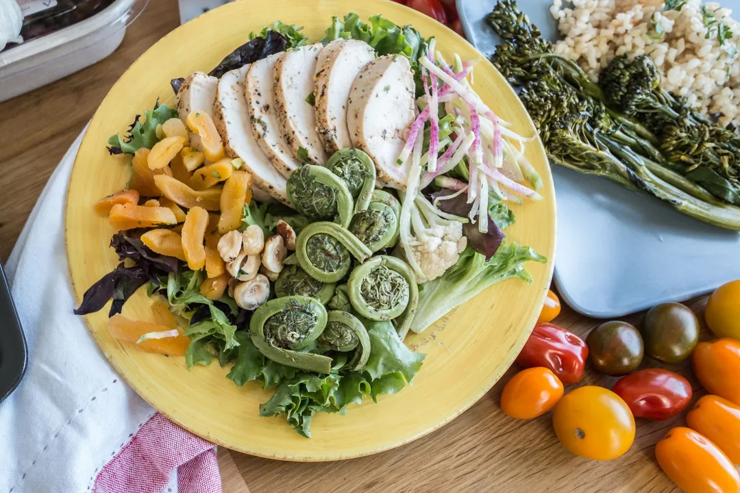 Salade de poulet aux abricots