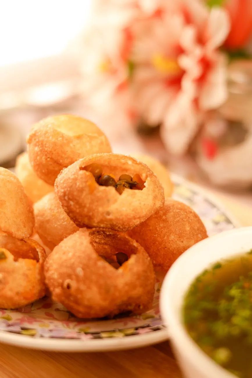 Bread Filled with Potato Curry (pani Puri)