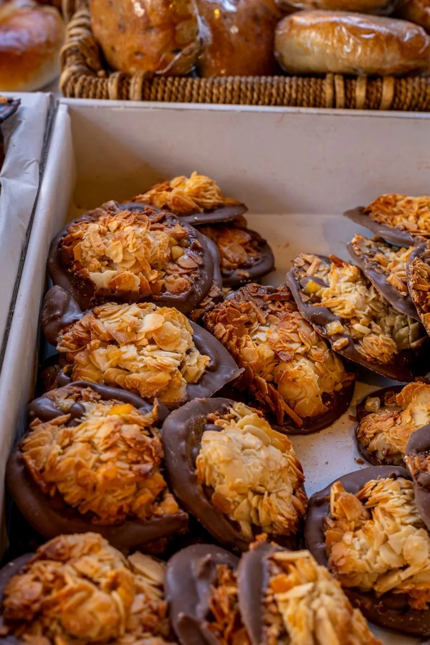Carquinyoli (catalan Almond Cookies)