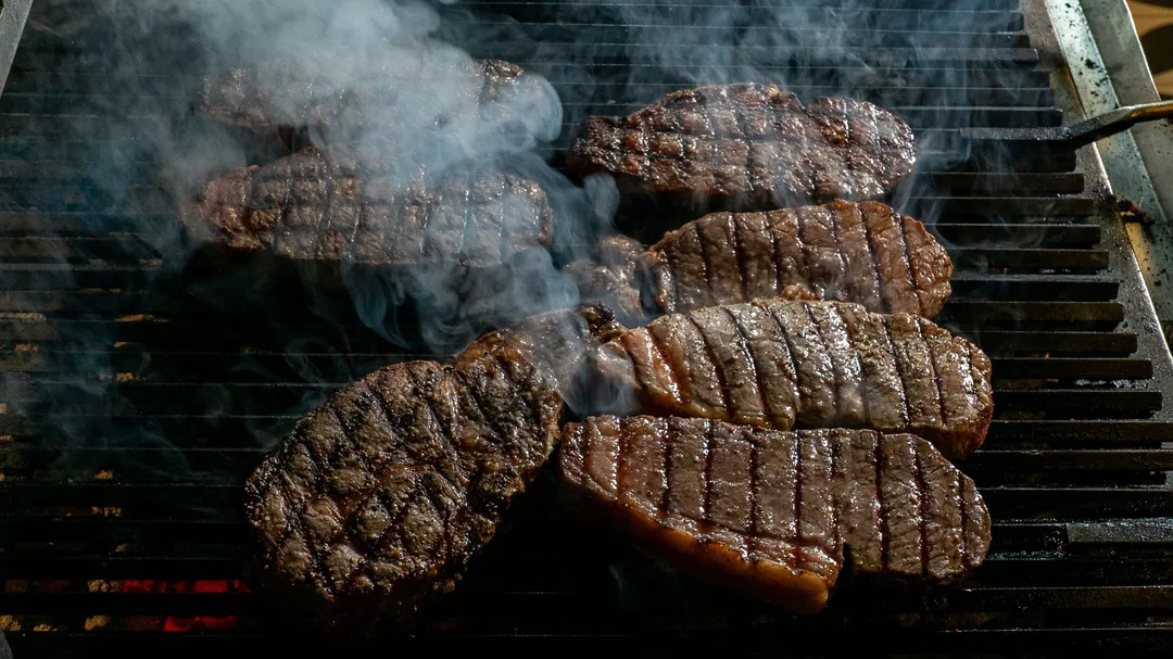 Steaks de contre-filet aux épices du désert