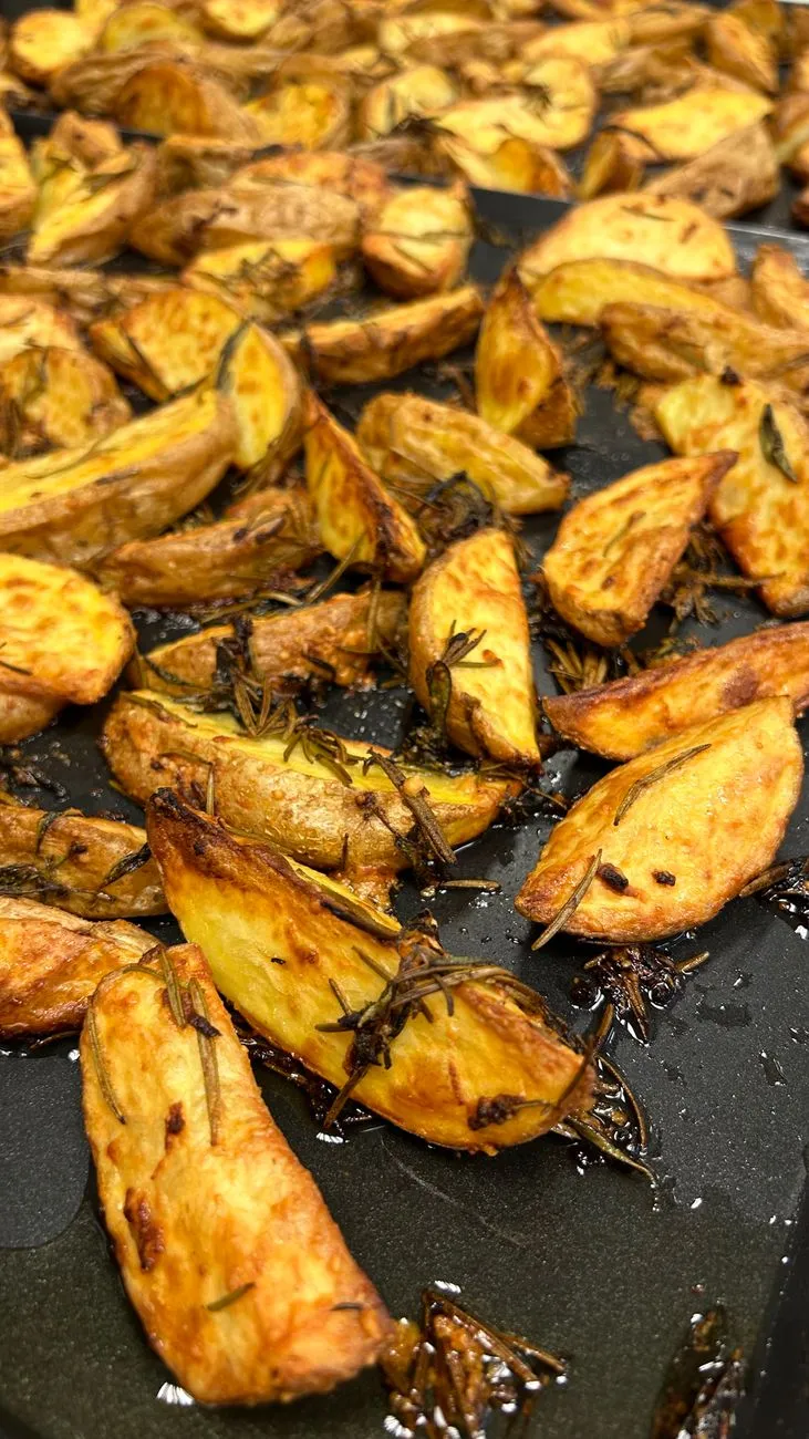 Pommes de Terre au Four à l'Ail et au Romarin